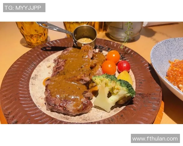 足球明星品尝西餐的精彩瞬间分享与美食体验视频合集